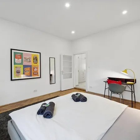 Big Spacious Central Apartment In Wien Exterior foto