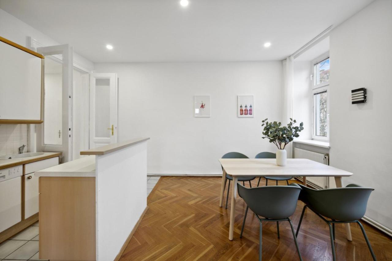 Apartment Big Spacious In Wien